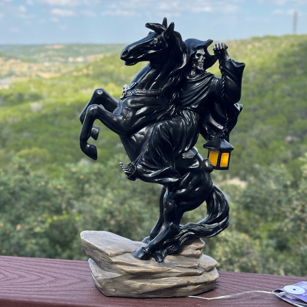 Haunted Living Lighted Reaper on Horse‎ 13in
